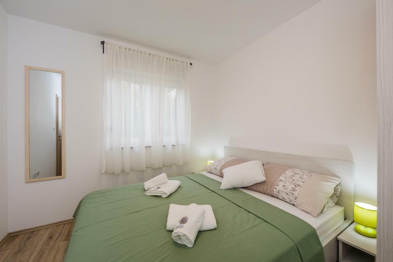 Apartments Mare トロギール 部屋 写真