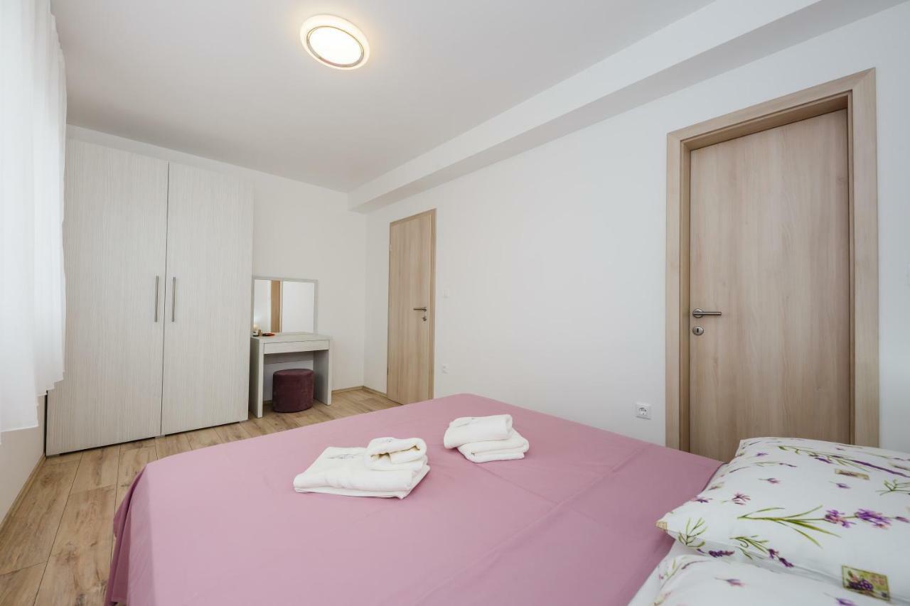 Apartments Mare トロギール エクステリア 写真