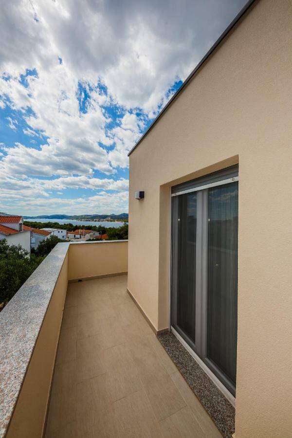Apartments Mare トロギール エクステリア 写真
