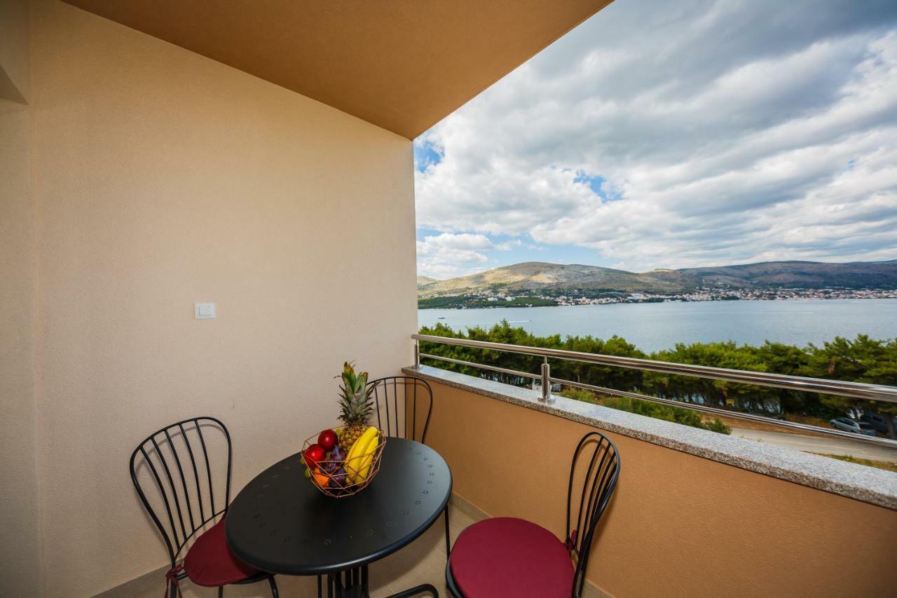 Apartments Mare トロギール エクステリア 写真