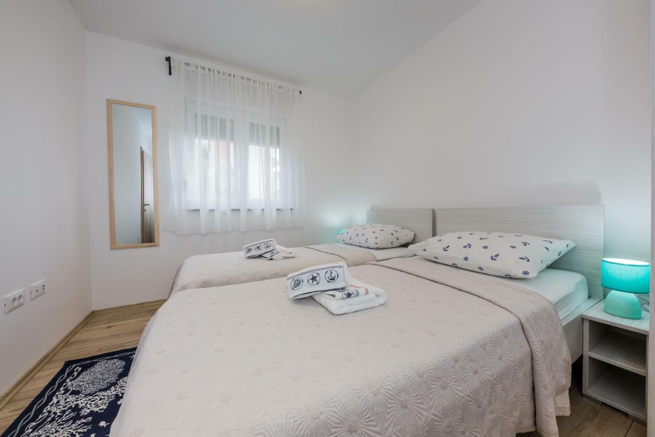 Apartments Mare トロギール エクステリア 写真