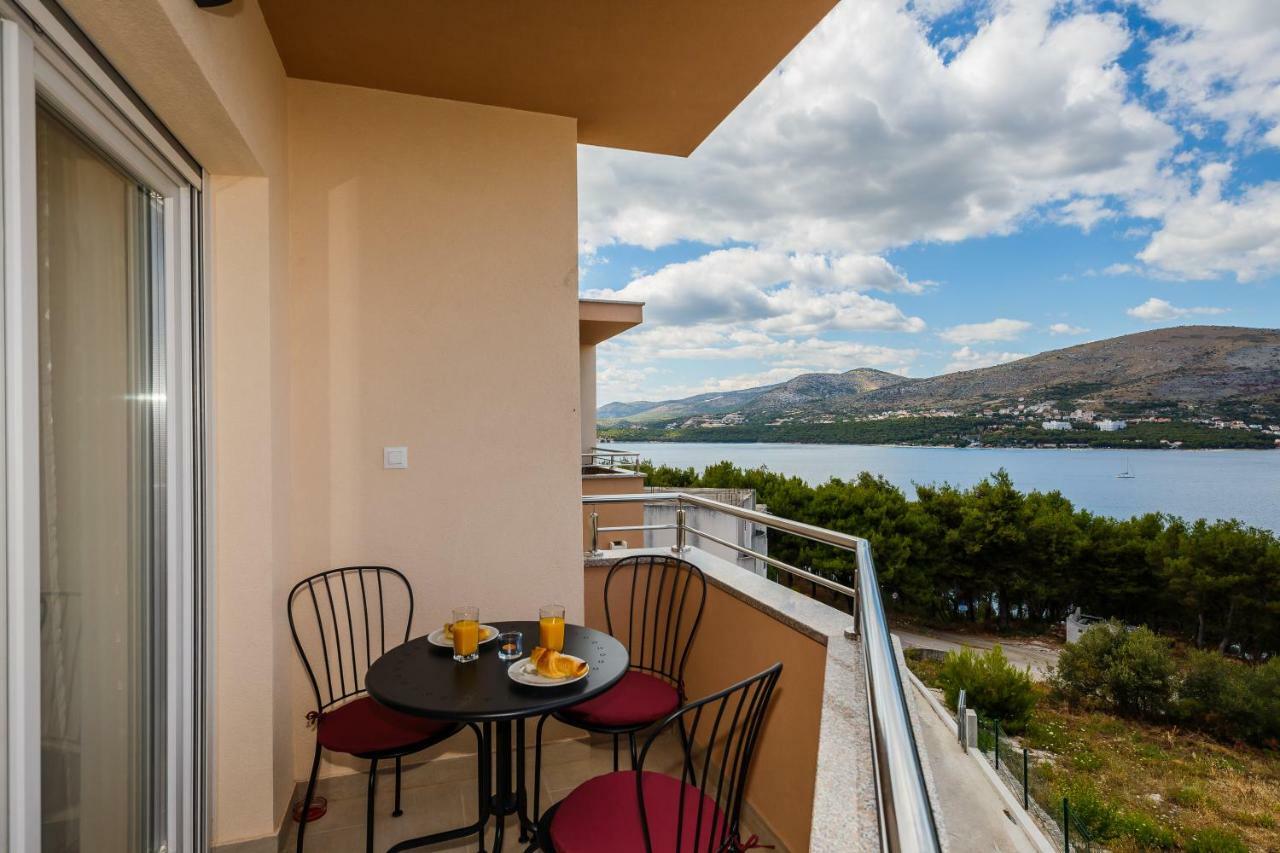 Apartments Mare トロギール エクステリア 写真