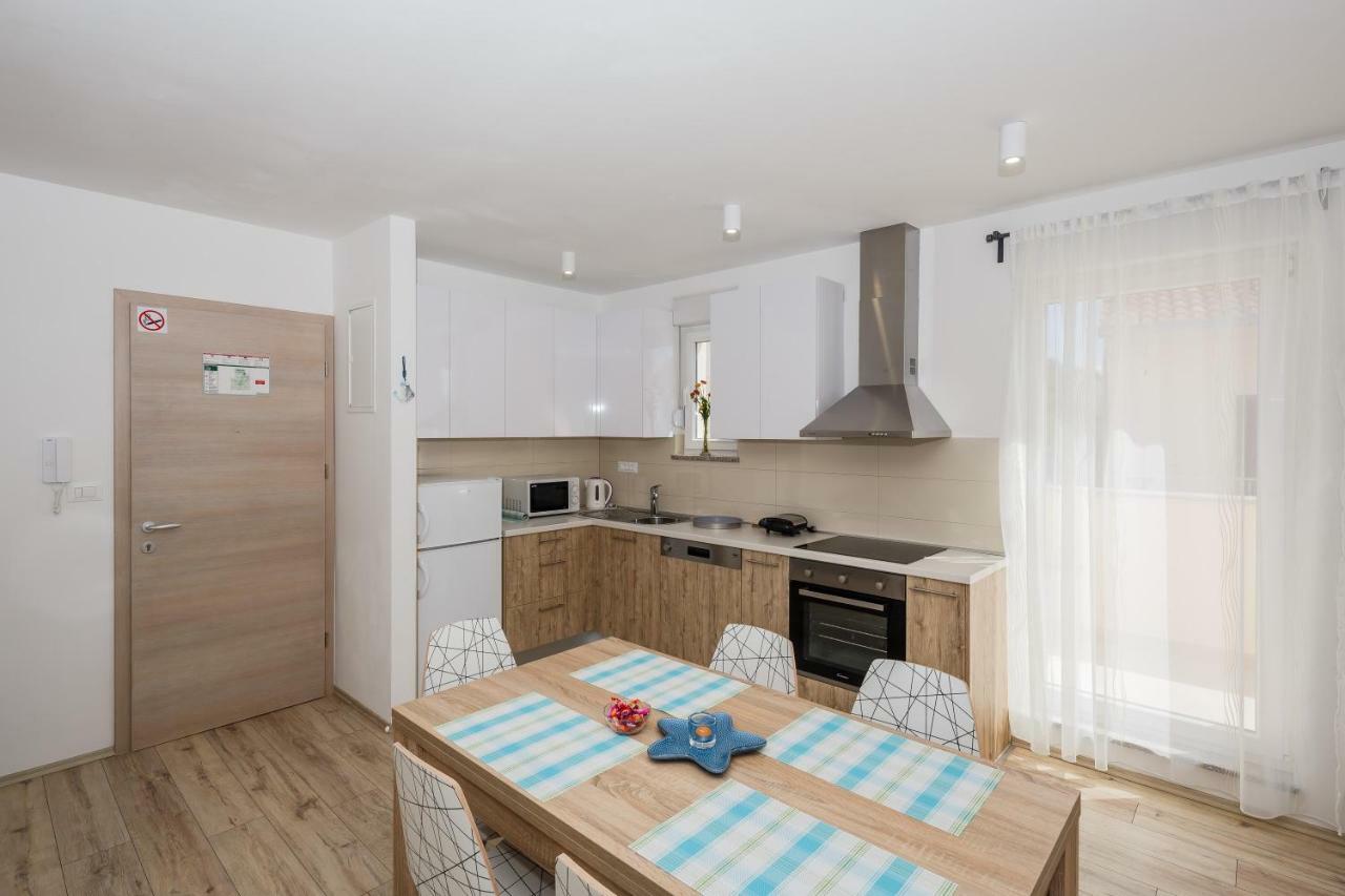 Apartments Mare トロギール エクステリア 写真